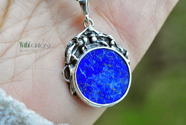 Éjszaka a kertben Lápisszal (medál)