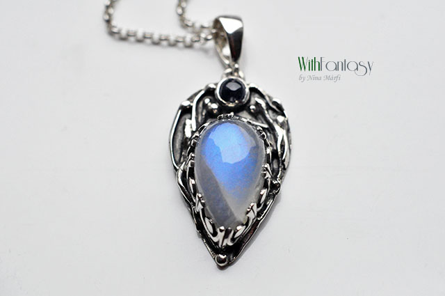 Noc w ogrodzie ( Kamień księżycowy i szafir) - obrazek 2