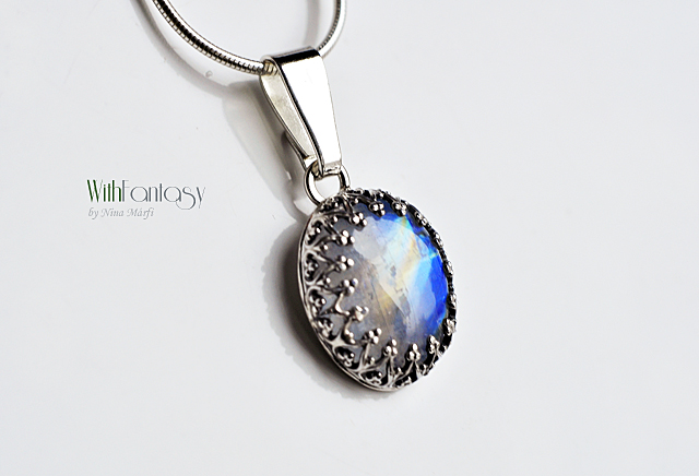 Royal holdkővel III - Image 2