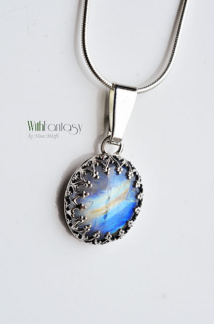 Royal holdkővel III