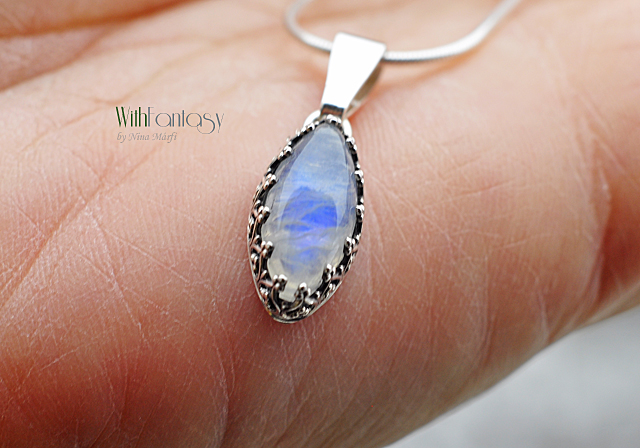 Royal holdkővel IV - Image 4