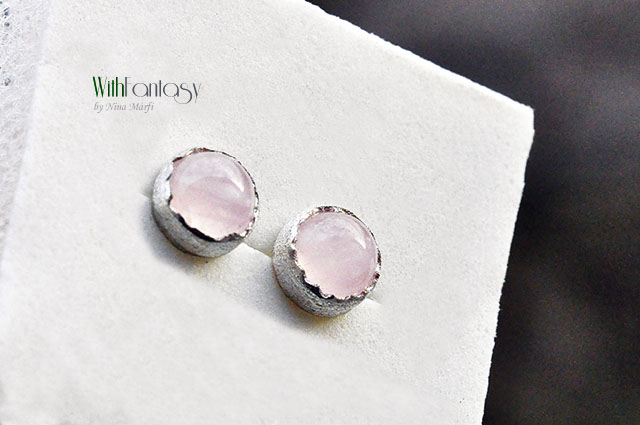 Picikék rózsakvárccal