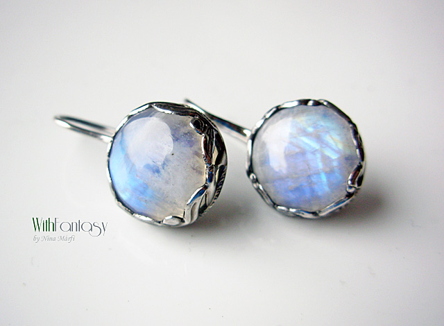 Moon In The ílace - Image 3