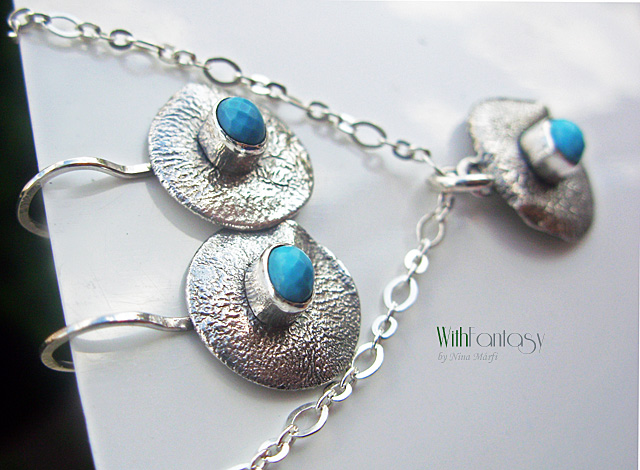 Flakes with turquise