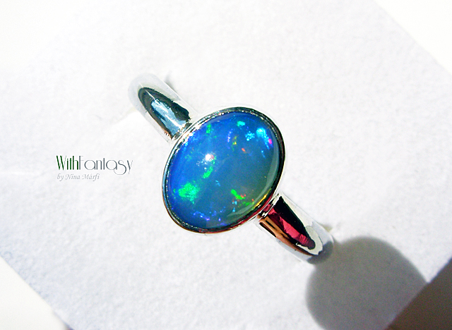 Etiopian opal (ring)