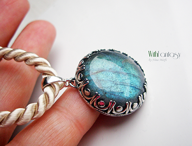 Labradorit csipkében FOGLALVA