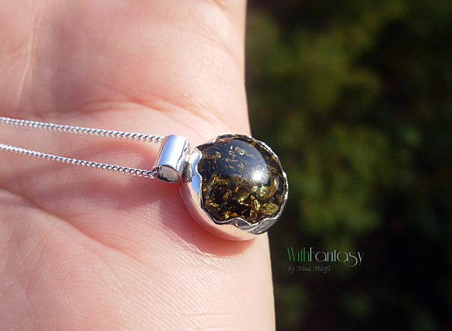 Minimalism with green amber - Image 3