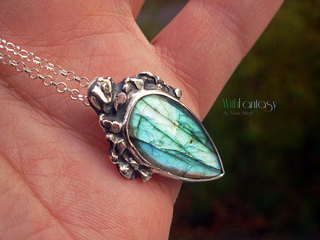 Night in the garden - Image 4