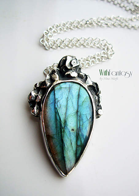 Night in the garden - Image 3