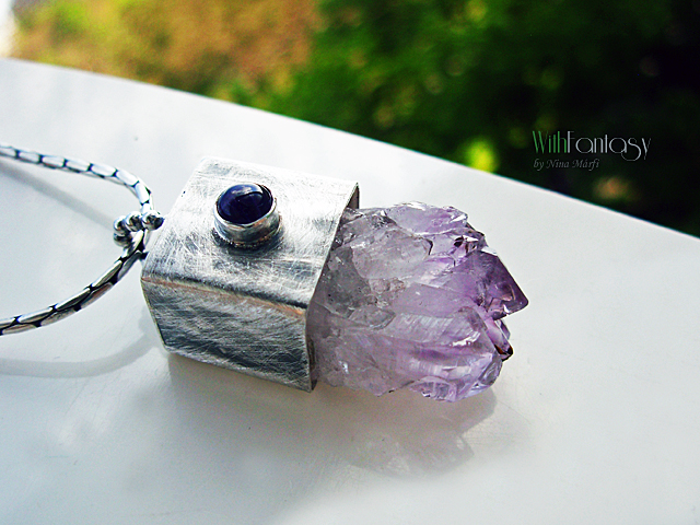 Rocky with amethyst