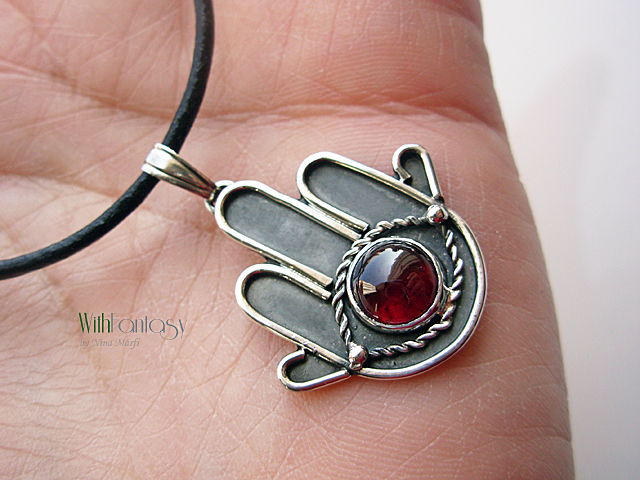 Hamza with garnet - Image 5