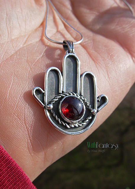 Hamza with garnet - Image 2