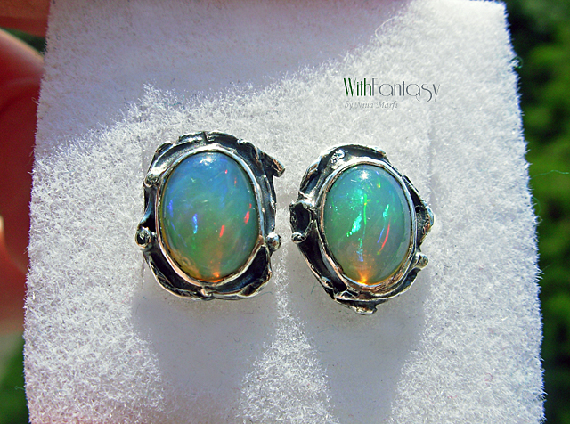 Berries with opals