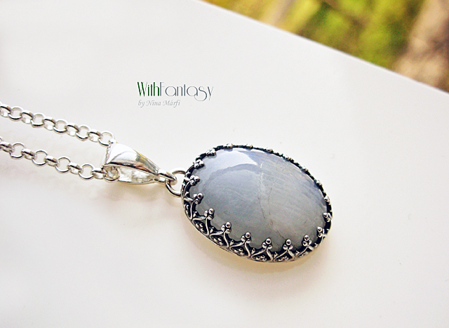 Royal holdkővel III - Image 6