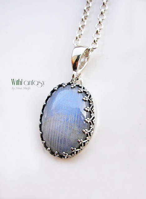 Royal holdkővel III - Image 4