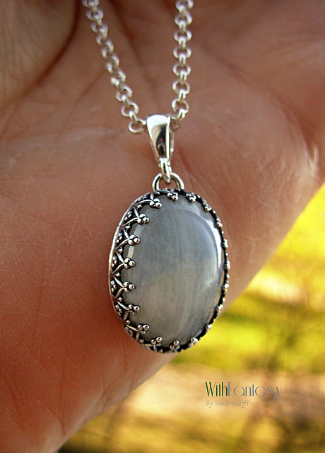 Royal holdkővel III - Image 3