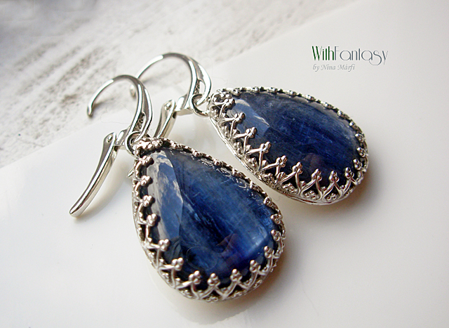 Blue Sky csípkében