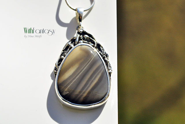 Noc w ogrodzie ( z krzemieniem pasiastym)