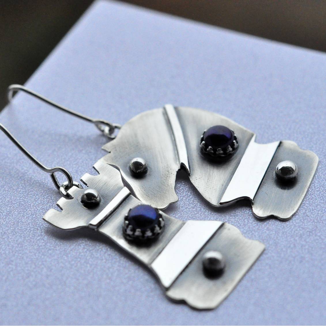 Kolczyki szachy z perłami - obrazek 3