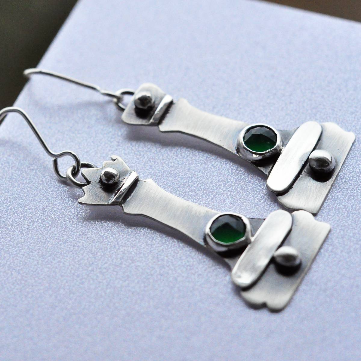 Kolczyki szachy z zielonym onyksem - obrazek 3